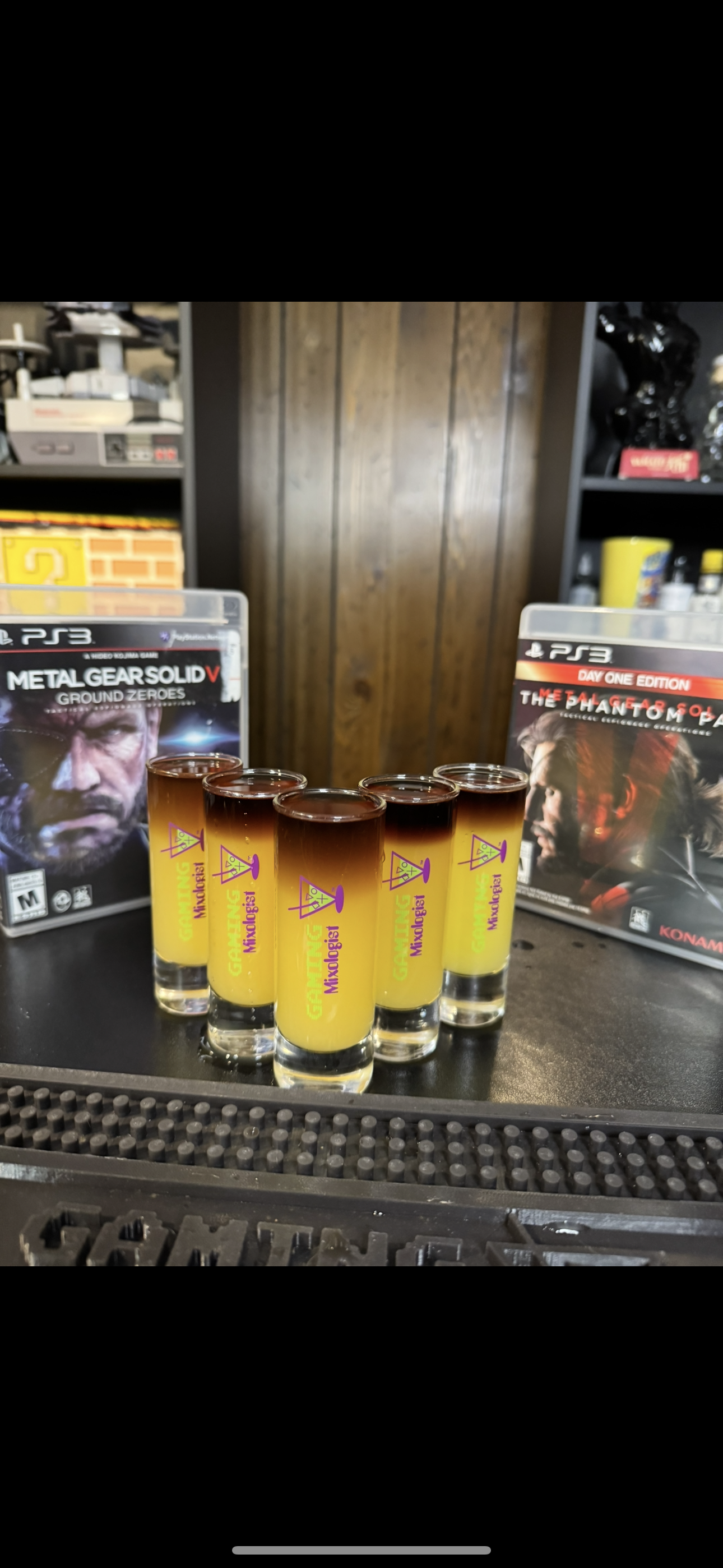 GAMING MIXOLOGIST SHOT GLASS